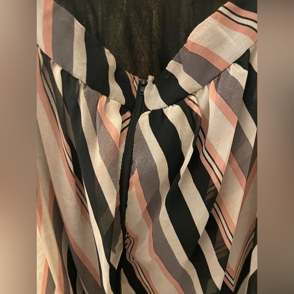 UK2LA Black, cream and blush Design open back Dress Size Small - Picture 2 of 9